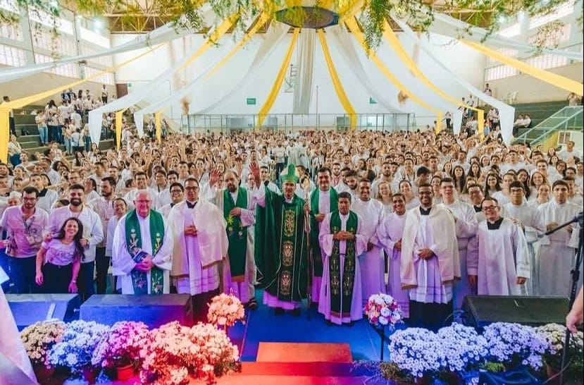 Congresso Eucarístico do Segue-me é marcado por momentos de adoração e reúne mais de 1000 pessoas