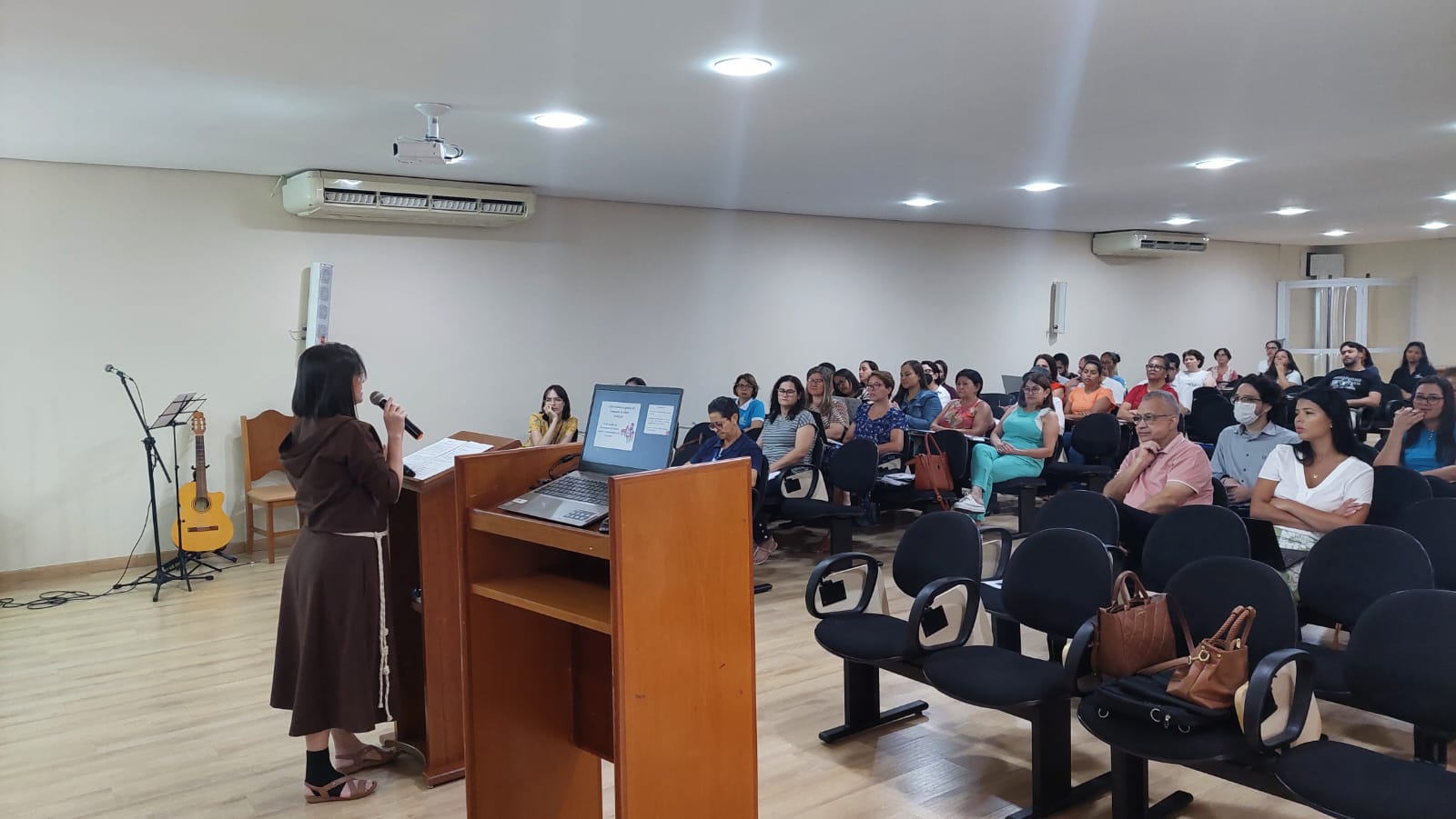Agentes de secretarias paroquiais participam de reunião-formativa em Goiânia